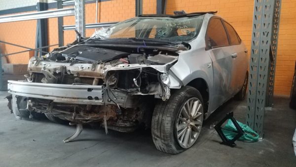 Toyota Corolla XEi 2.0 Automático 2015 marca auto peças pinhais